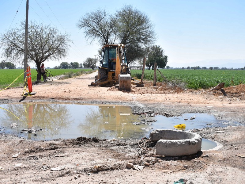 Atienden obra pública en Epigmenio González