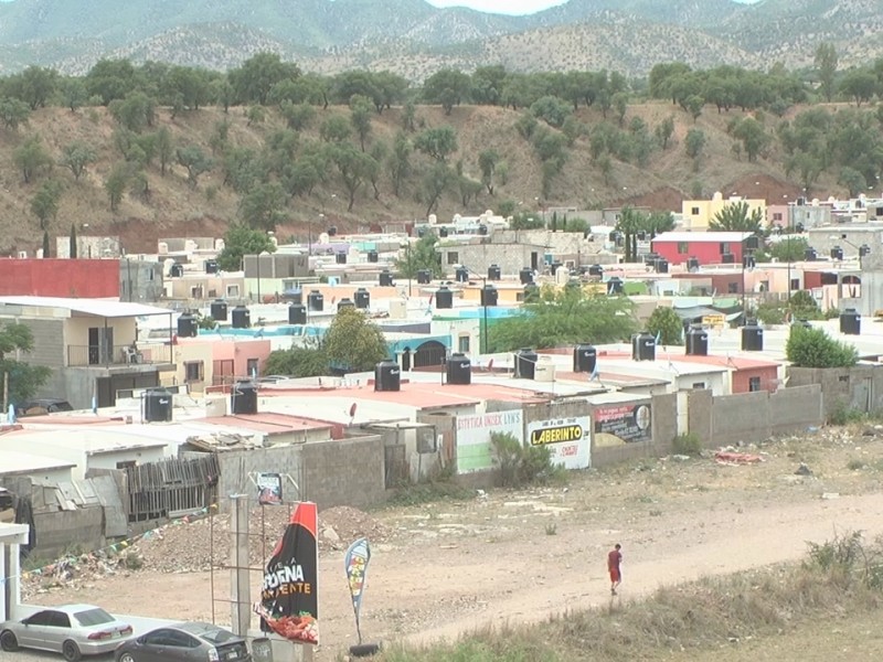 Atienden rezago en escrituras de terrenos en colonias nogalenses