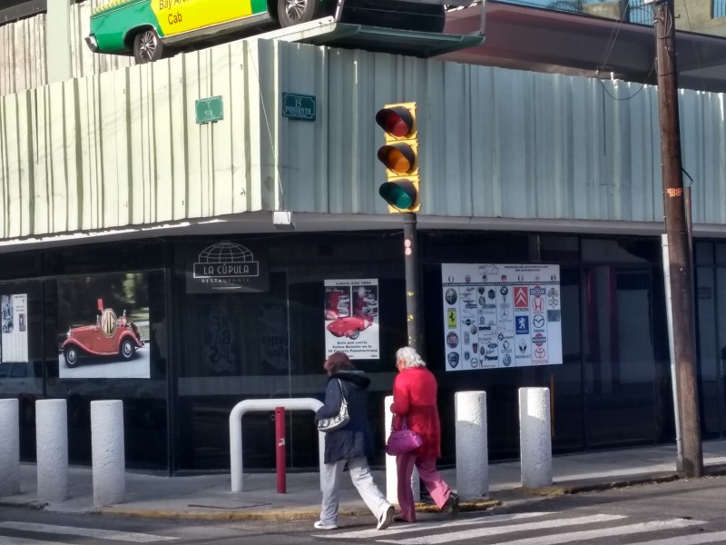 Atienden semáforos descompuestos en el Centro Histórico