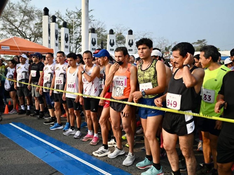 Atletas participaron en la Carrera Unidos Todos 