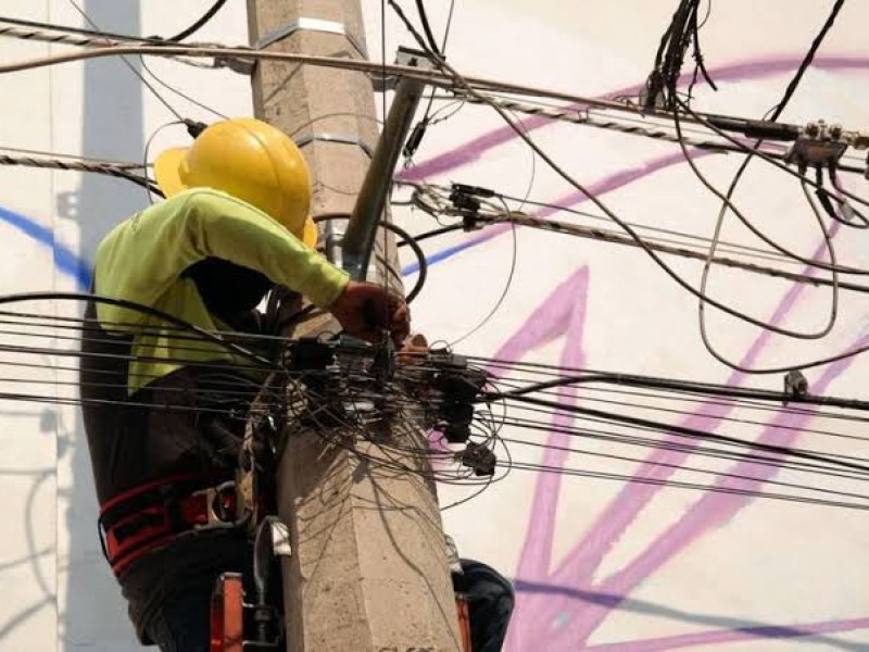 Atorada iniciativa para sancionar empresas por incumplir retiro de cableado