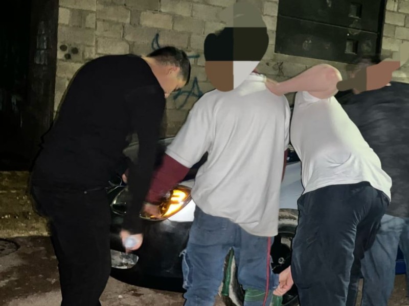 Atrapan a dos por lesionar a persona