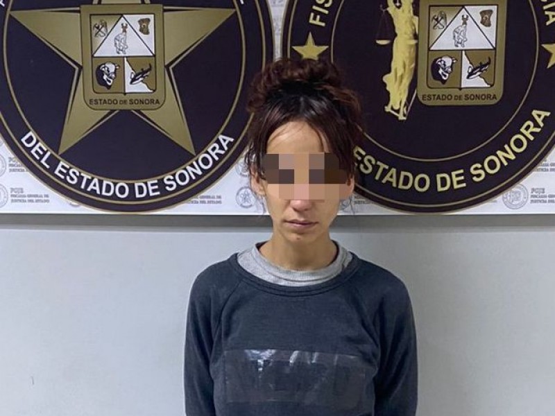 Atrapan a mujer por la posesión de 500 pastillas defentanilo