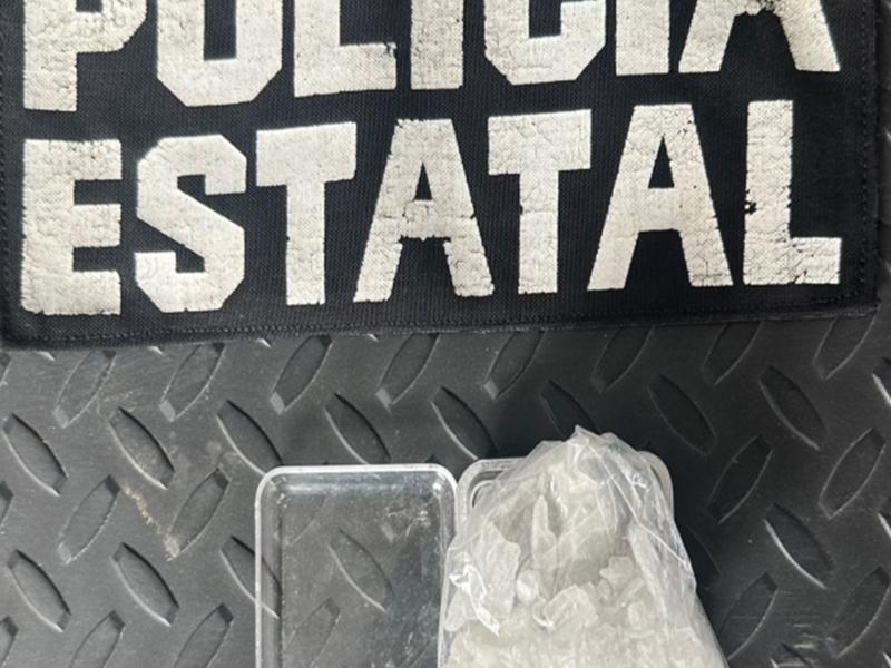 Atrapan policías estatales a cuatro presuntos narcomenudistas y recuperan vehículo