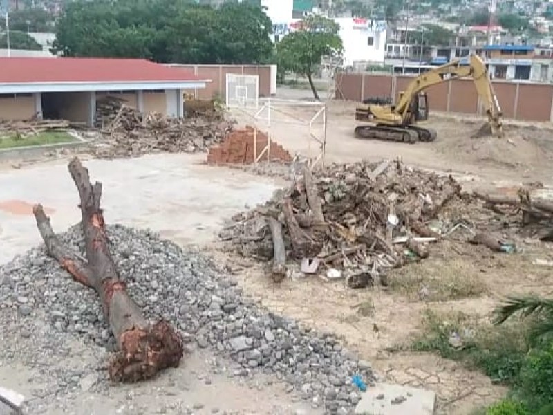 Atraso en la reconstrucción de escuelas en el Istmo