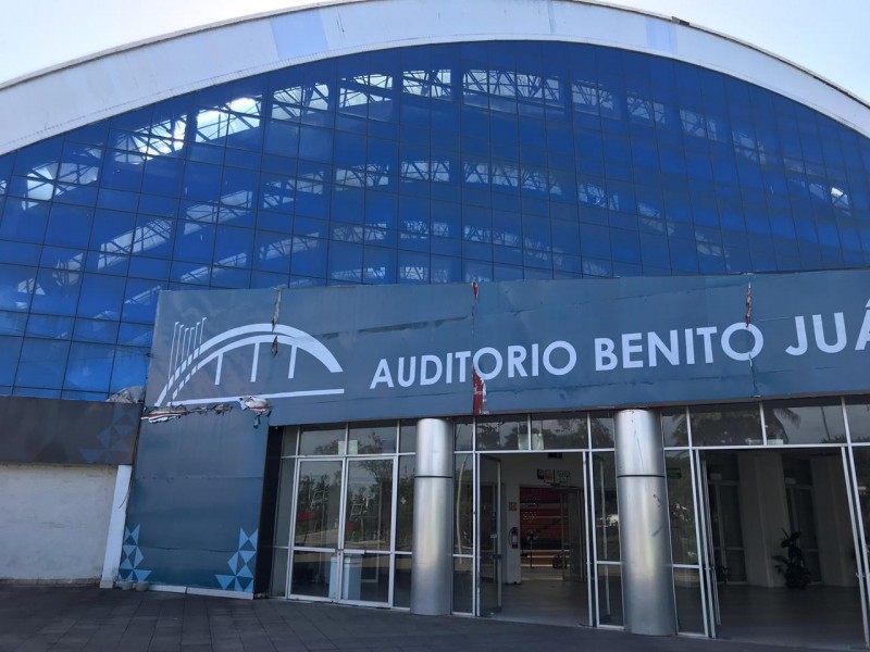 Auditorio Benito Juárez luce deteriorado en su estructura