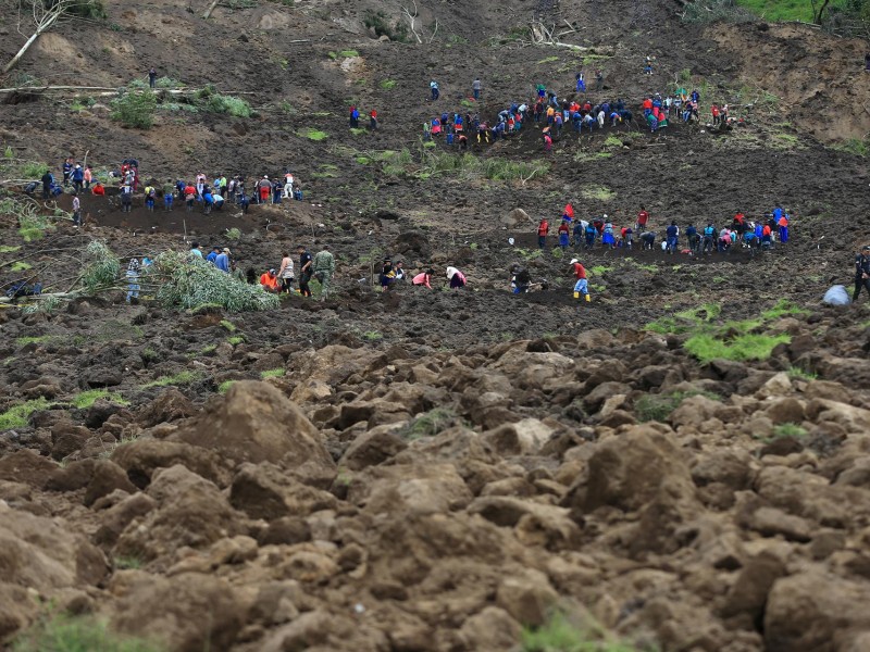 Aumenta a 27 la cifra de muertos en Ecuador