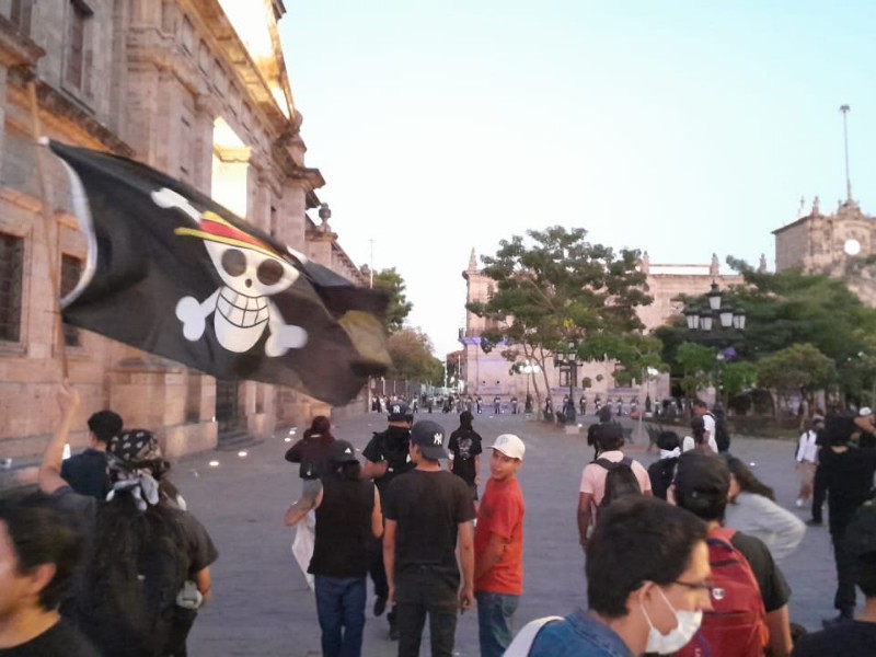 Aumenta a 47 detenidos y 13 lesionados, saldo de disturbios en Guadalajara