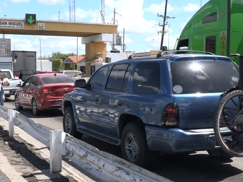 Aumenta aforo vehicular en caseta de cobro San Miguel