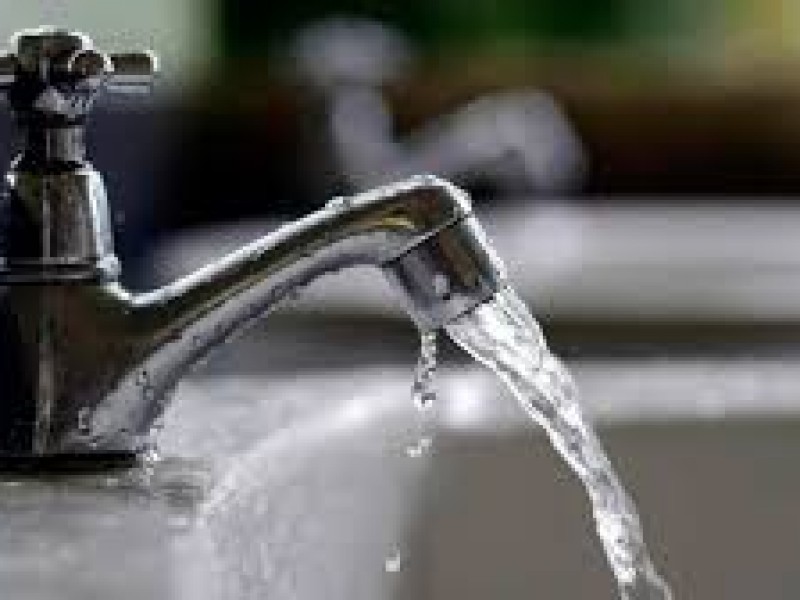 Aumenta consumo de agua potable por calor