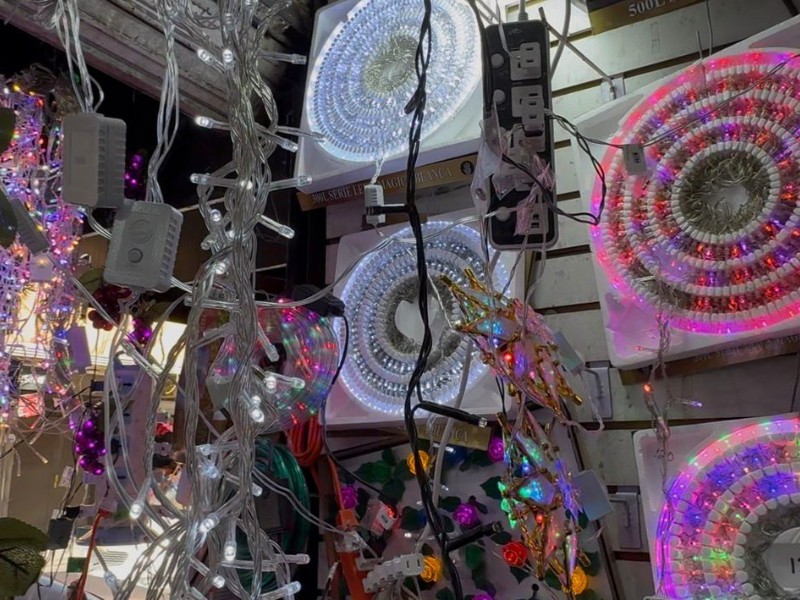 Aumenta demanda de luces LED por altares y decoración navideña