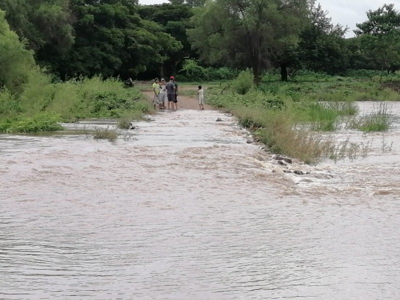 Aumenta en nivel del río en Ixtepec, autoridades están alertas