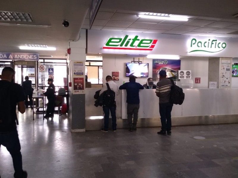 Aumenta flujo de pasajeros en autobuses en Semana Santa