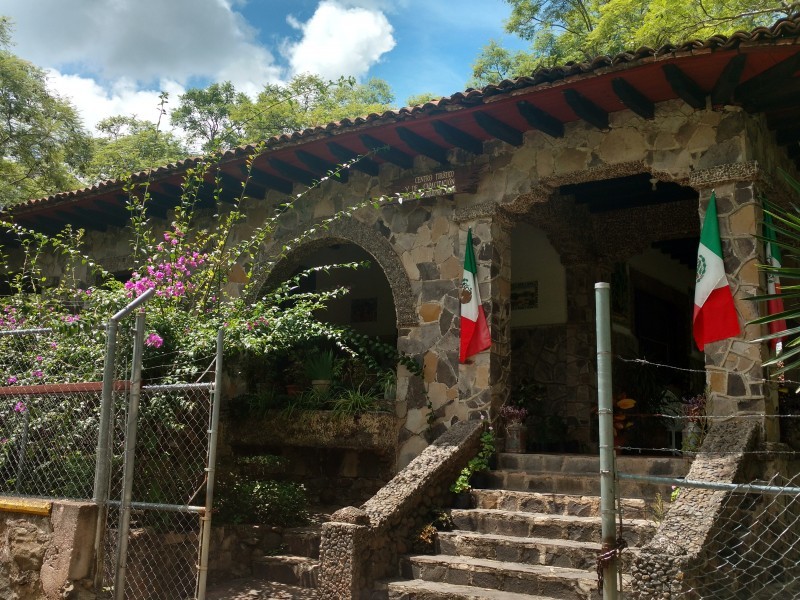 Aumenta flujo de turistas durante vacaciones en Casita de Piedra