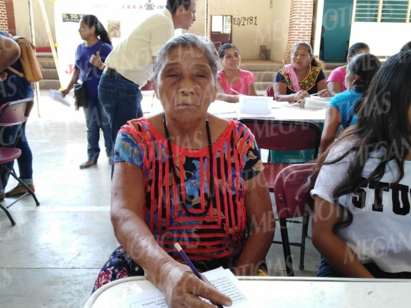Aumenta padrón de personas alfabetizadas del IEEA Tehuantepec