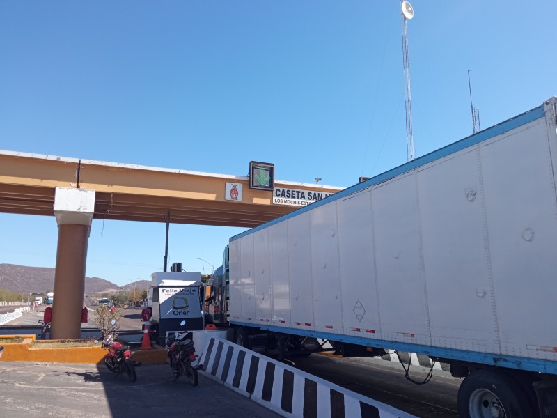 Aumenta tarifa de peaje en caseta San Miguel Zapotitlán