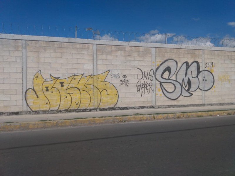 Aumenta vandalismo en fachadas y bardas en Ocoyoacac