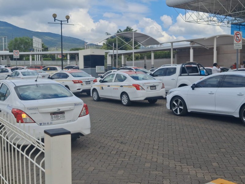 Aumentan asaltos a taxistas de Morelia; suman 40 en 2025