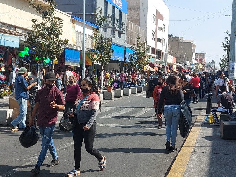 Aumentan compras navideñas