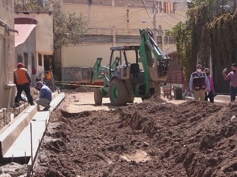 Aumentan cuadrillas de trabajo en obras de reparación de vialidades