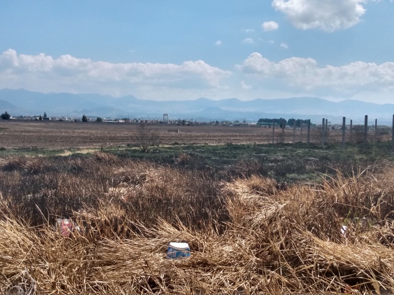 Aumentan incendio de pastizales en Ixtapan de Sal