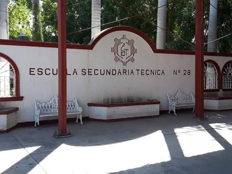 Aumentan las escuelas que suspenden clases por covid en Guasave