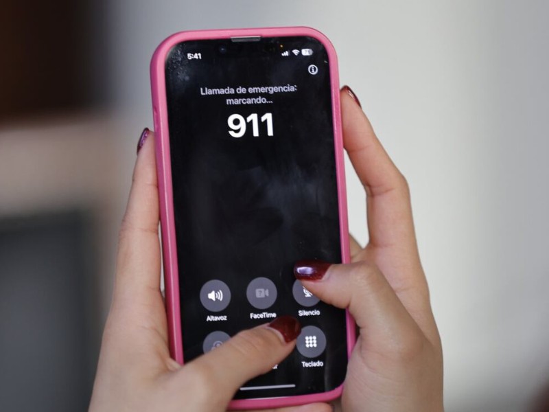 Aumentan llamadas falsas al 911 durante temporada decembrina