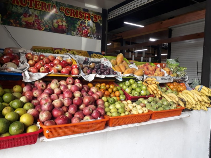 Aumentan precio frutas importadas: durazno y uvas