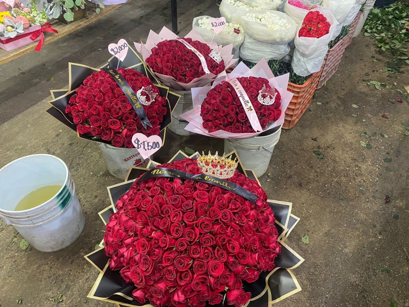 Aumentan precios en florerías de León por San Valentín