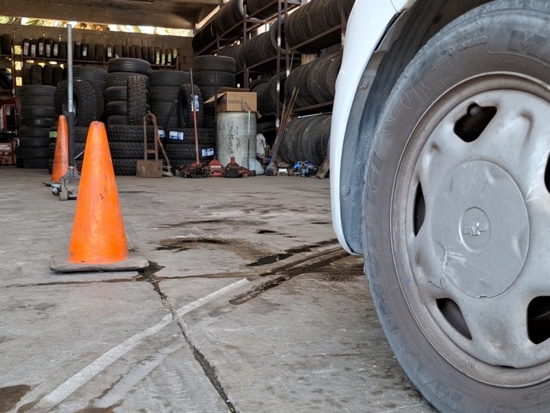 Aumentan servicios en llanteras tras afectaciones por baches