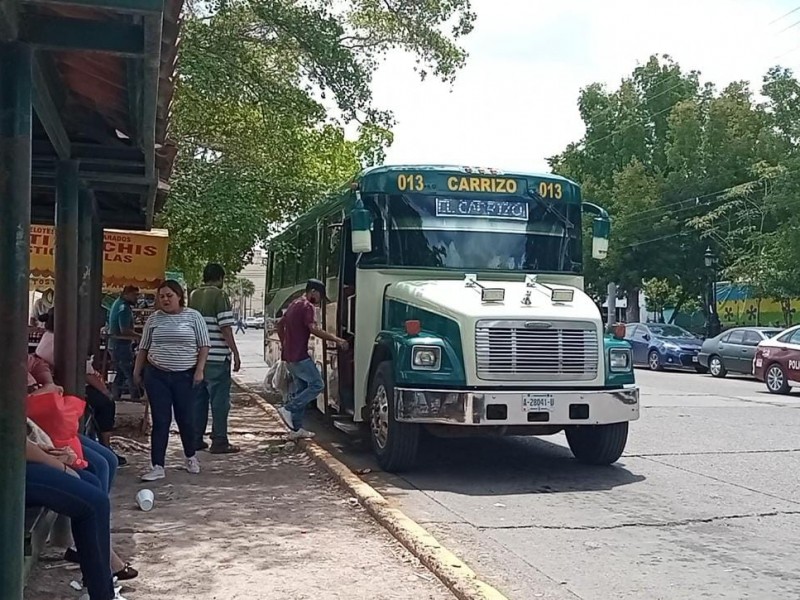 Aumentan tarifas de camiones foráneos, usuarios reprueban servicio de transporte