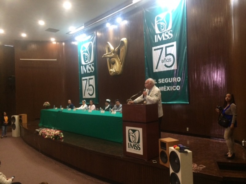 Aumentó 500 %, el padrón de enfermeros: IMSS