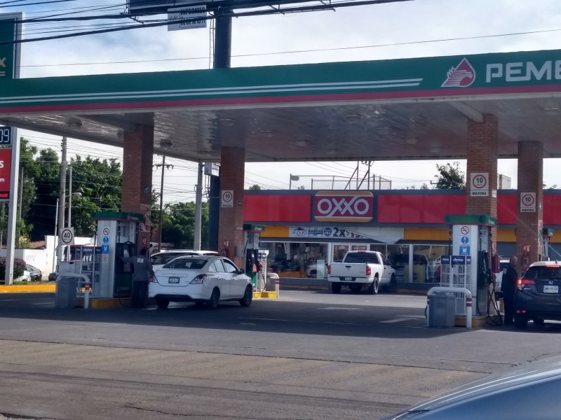 Aumento en gasolina merma ingresos de automovilistas