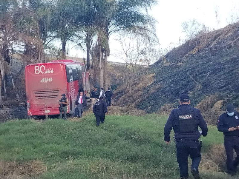 Autobús se sale de la carretera en Xalapa-Veracruz