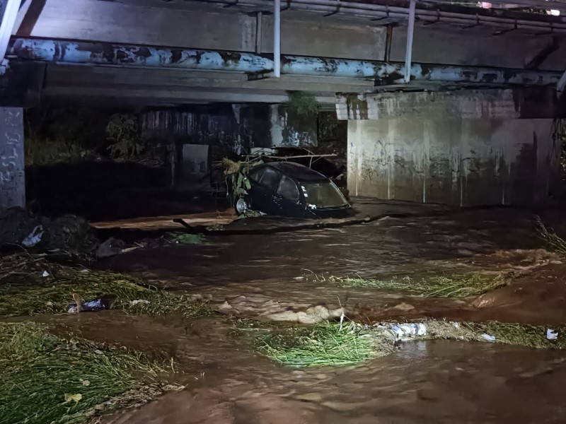 Automóvil arrastrado por Arroyo de Santiago no tenía personas a bordo