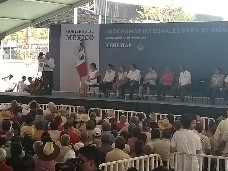 Automóviles no pagarán en caseta de Cuyutlán: AMLO