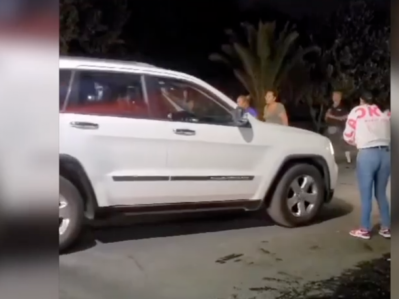 Automovilista embiste a peatones en Tecámac