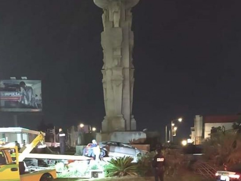Automovilista queda proyectado en Fuente Los Frailes