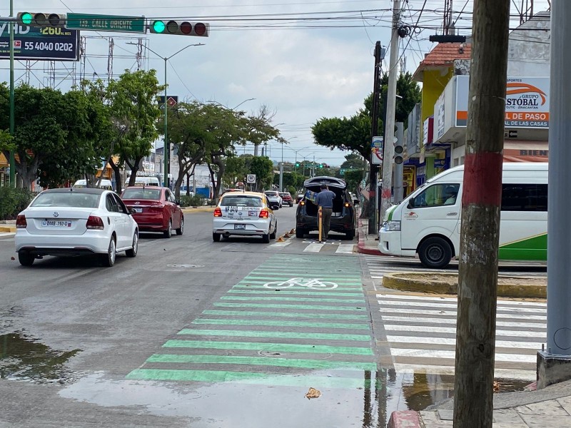 Automovilistas demuestran mala cultura vial en nueva ciclovía