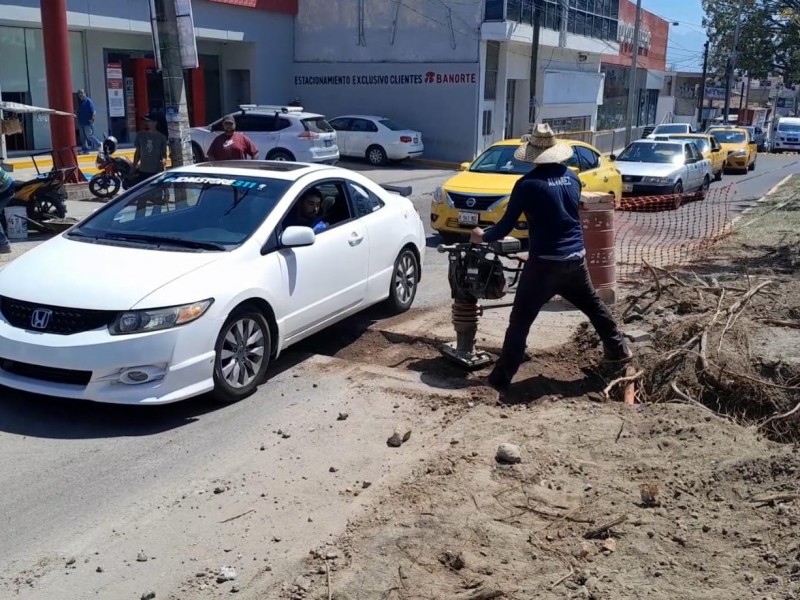 Automovilistas ignoran obra de SIAPA