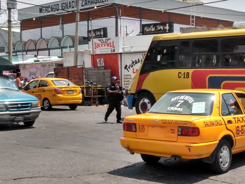 Automovilistas inconformes por caos vial en Salina Cruz