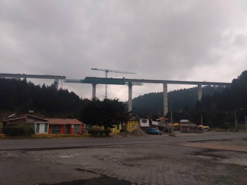 Autopista México - Toluca cerrará por obras del tren interurbano