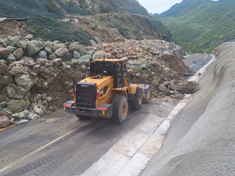 Autopista Mitla–Tehuantepec continúa cerrada por derrumbes en diferentes puntos