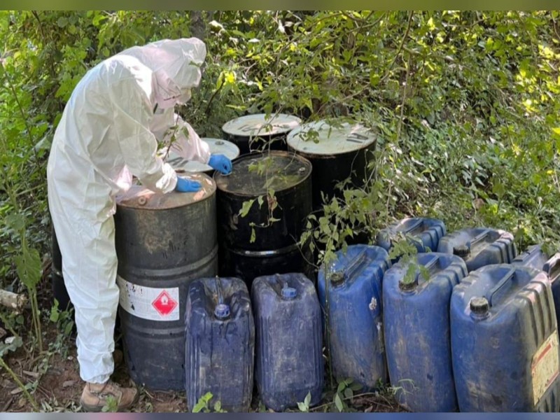 Autoridades aseguran cinco laboratorios clandestinos en Culiacán y Cosalá