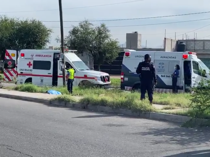 Autoridades atendieron a un señor que se desvaneció por posible covid