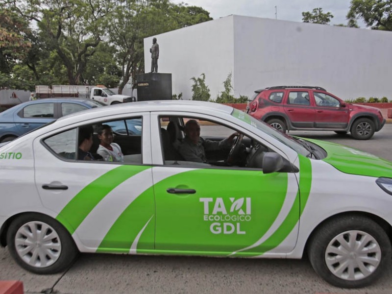 Autoridades buscan que taxistas tengan botón de pánico