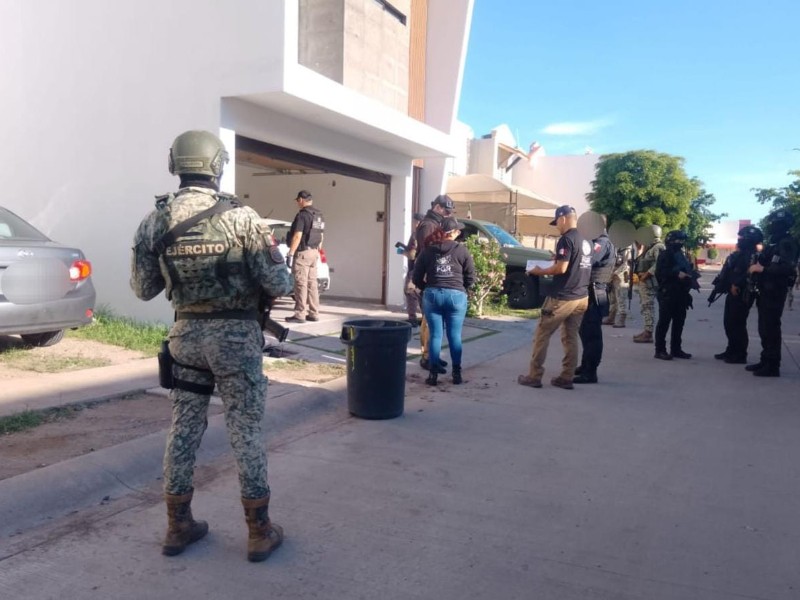 Autoridades catean domicilio en Stanza Cantabria, Culiacán