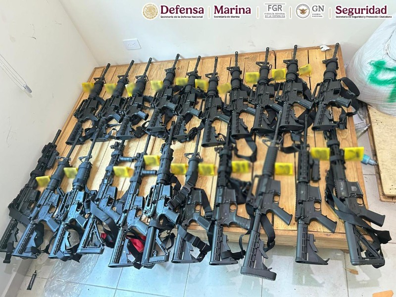 Autoridades catean un inmueble en Culiacán y aseguran 37 armas de fuego
