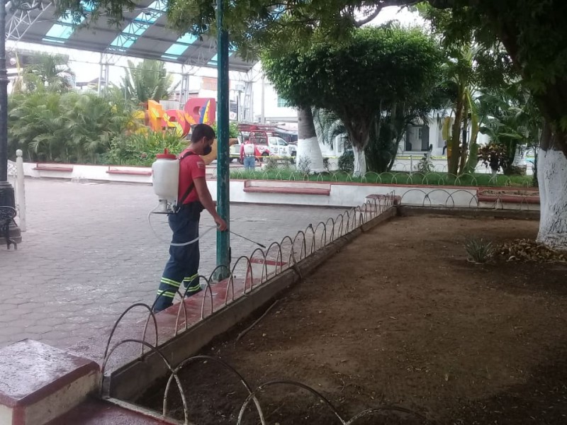 Autoridades cierran Plaza de Petatlán por Covid-19
