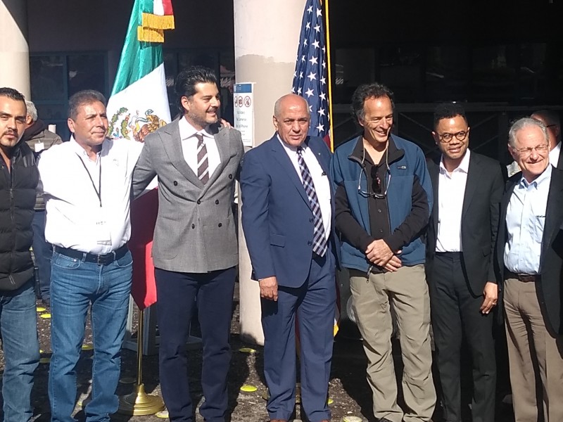 Autoridades de ambos Nogales realizan lazos de amistad.